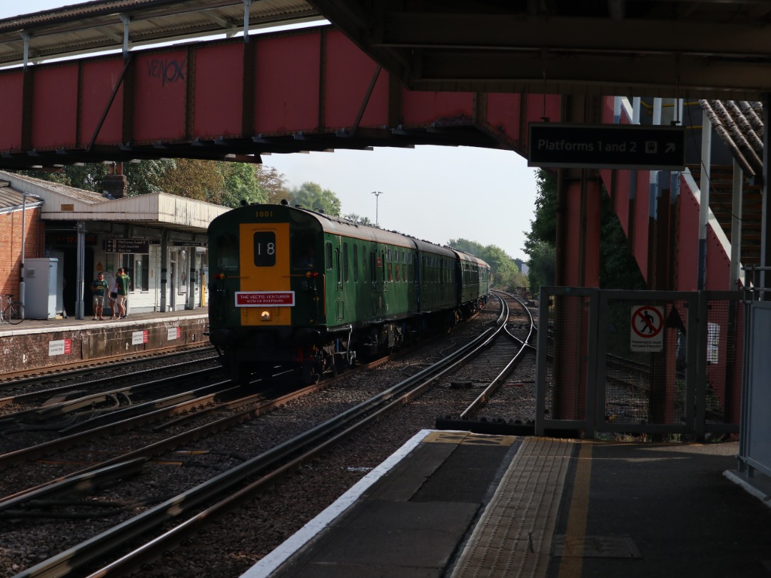 OfficiallyCharles on Train Siding: I had a great day today chasing the Hastings DEMU Thumper 1001! I firstly saw it at Sydenham Hill then rushed all the way
over to...