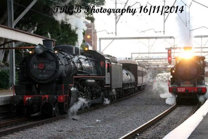 Thomas Robert Gordon Barnes on Train Siding: On November 2014, history was made for the wrong reason. Steam Locomotives NSWGR D59 class 5917 and NSWGR C32 class
3237...