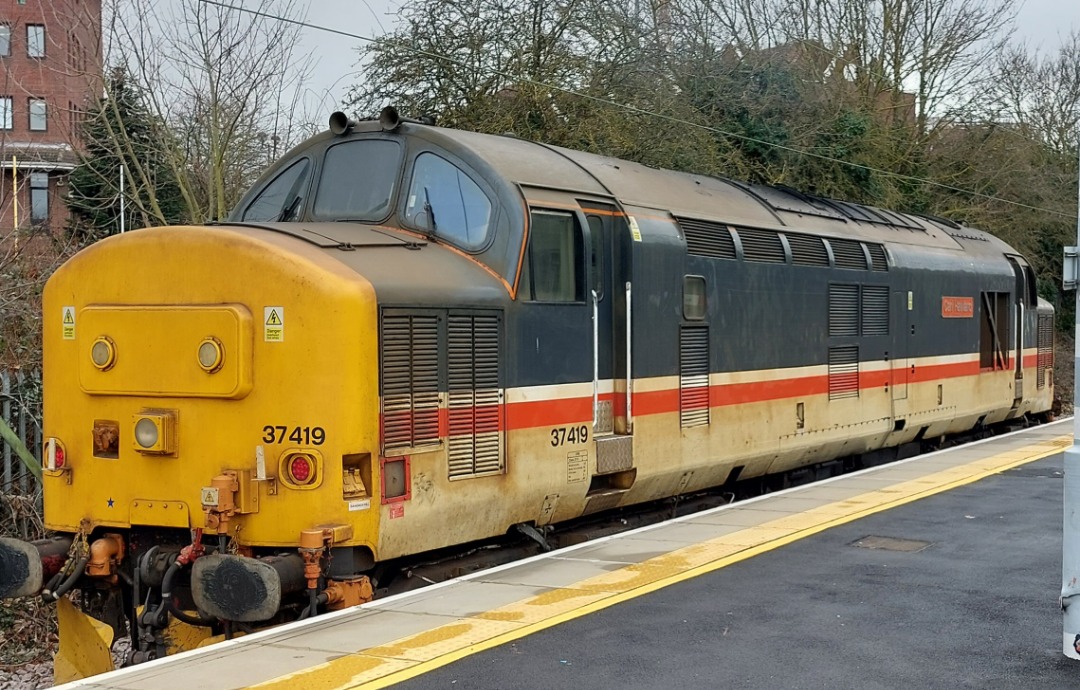 Paul Seath on Train Siding: The advantage of working on railways is you get to see some classics. 37419 running light and waiting at Harlow Town Platform 1