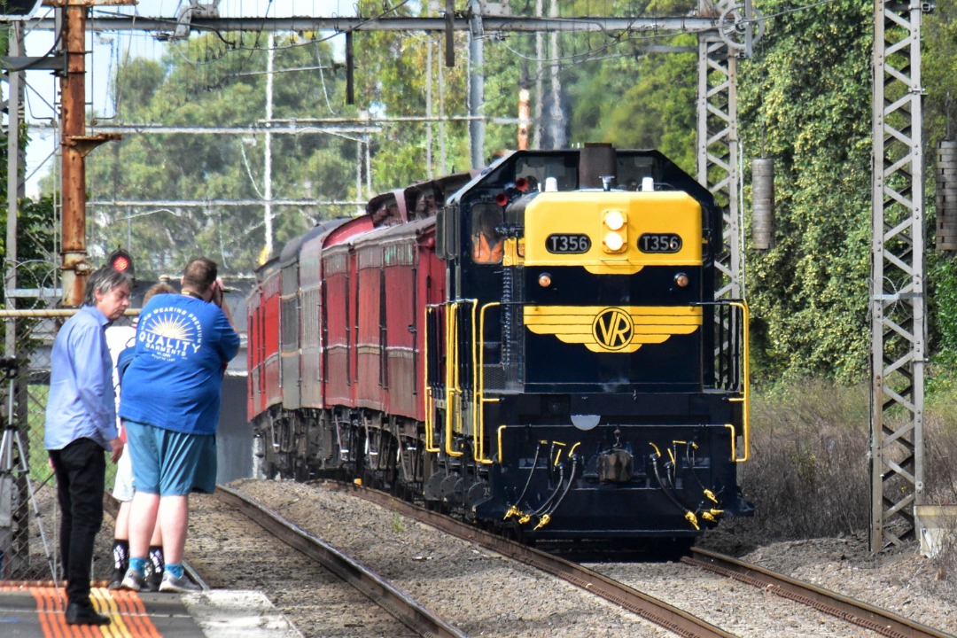 Shawn Stutsel on Train Siding: With enthusiasts trying to get the perfect shot before being blocked by an approaching Werribee service, Steamrail's T356
and T364 power...