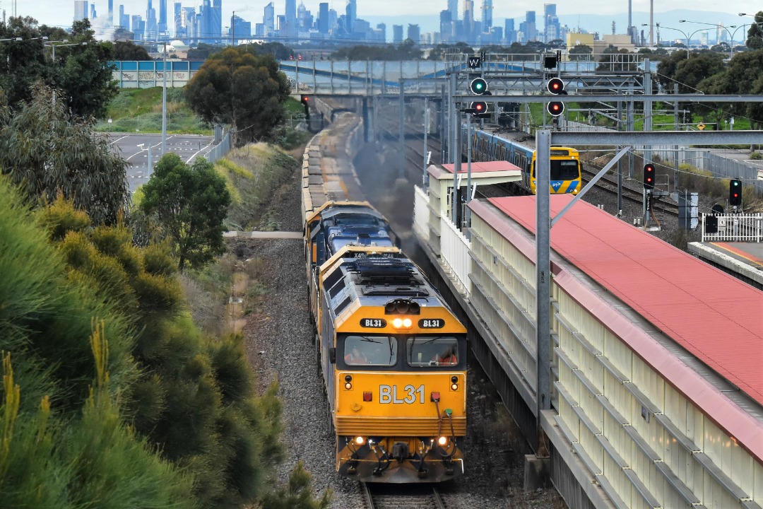 Shawn Stutsel on Train Siding: Pacific National's BL31, X48 and XR559 thunders through Laverton, Melbourne with 5CM6, Loaded Grain Service, heading for
Geelong, to...