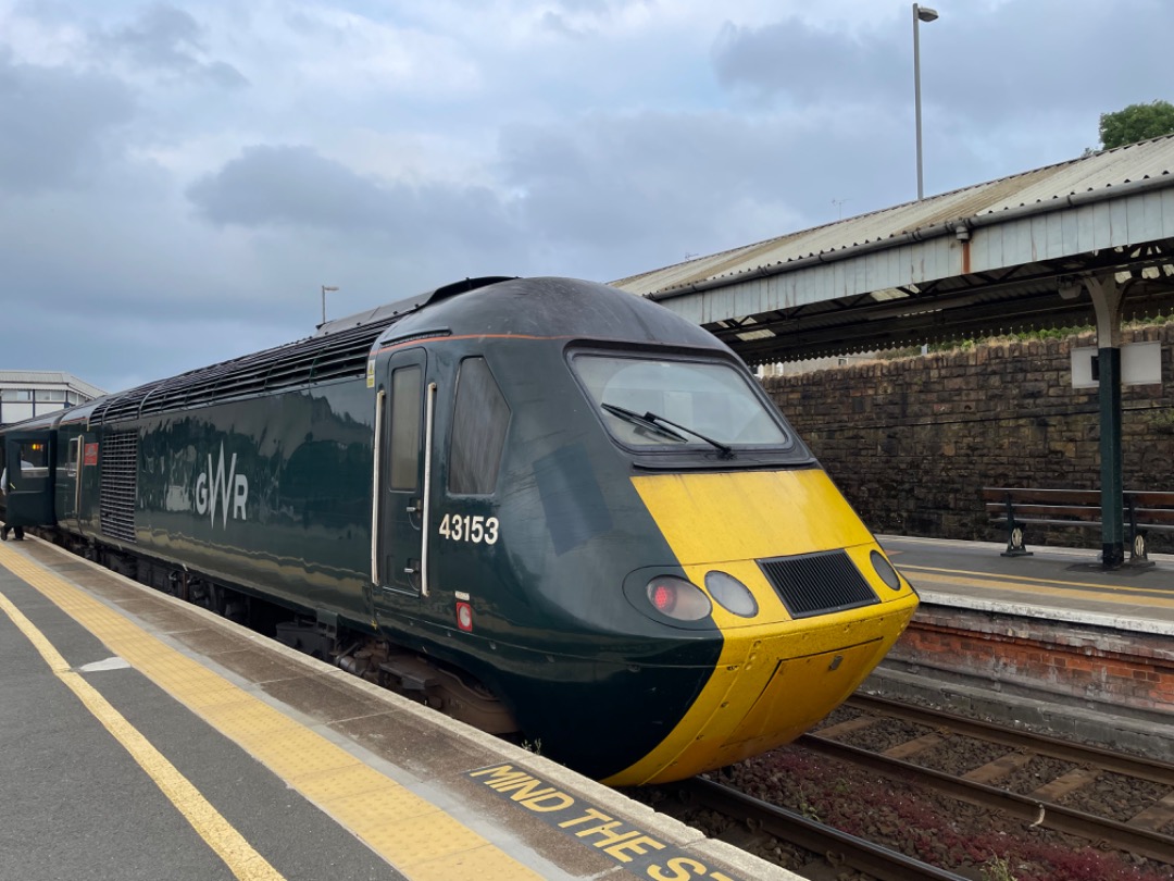 Andrea Worringer on Train Siding: A couple of GWR Castle sets I took during my holiday to Penzance featuring "Cardiff Castle" and "Okehampton
Castle" from Truro to...