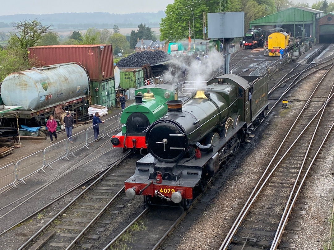 Anthony Furnival on Train Siding: 1788 Kilmersdon (Peckett 0-4-0ST) and 4079 Pendennis Castle (GWR 4073 'Castle' Class) together at Ropley and visible
in the...