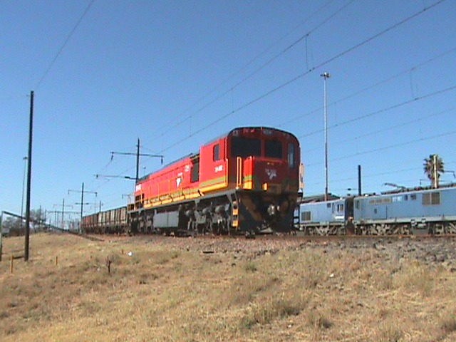 jadewilson on Train Siding: A TFR Class 39 (EMD GT26CU-3) when they were still new and being introduced. Seen at Pyramid South Depot