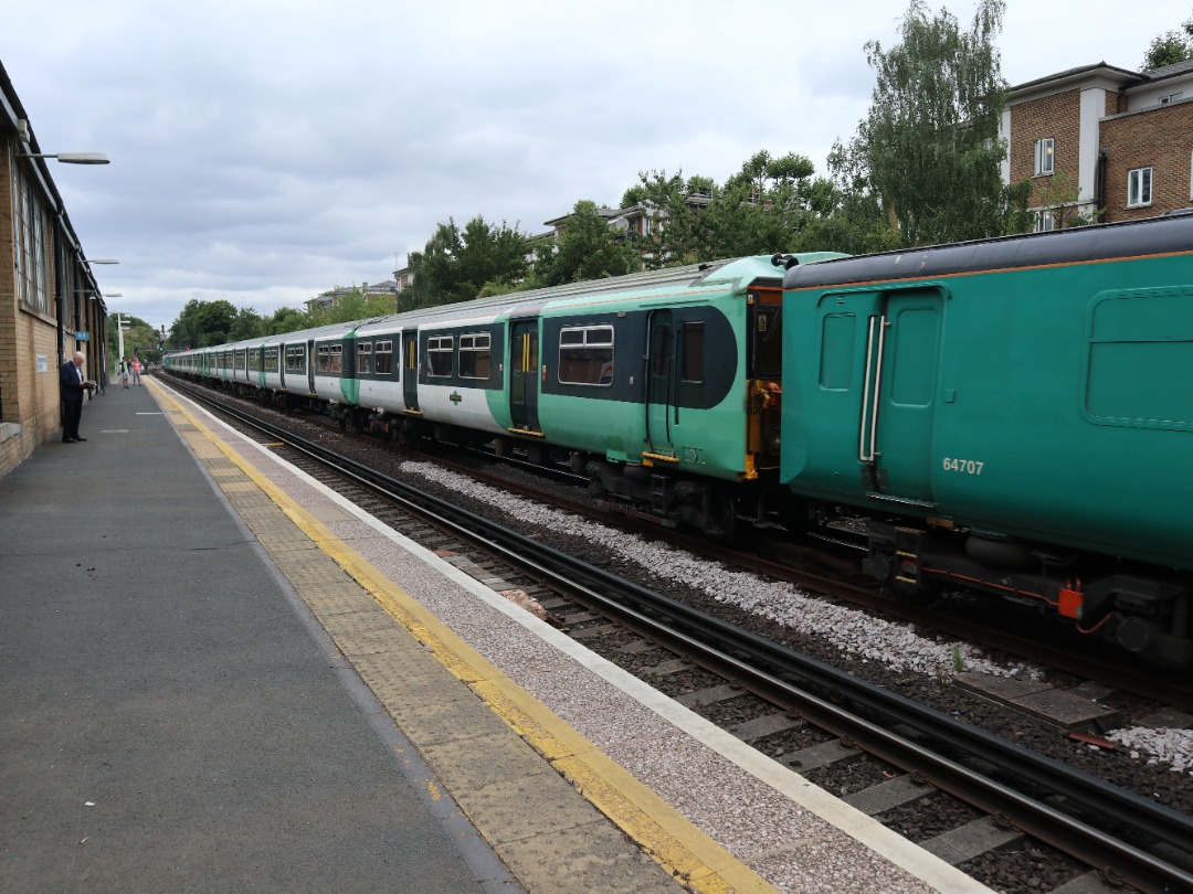 OfficiallyCharles on Train Siding: Today I saw Platinum Jubilee livery 66734 drag 455817 & 455820 to Newport for scrap. This was a great catch but at the
same time a...