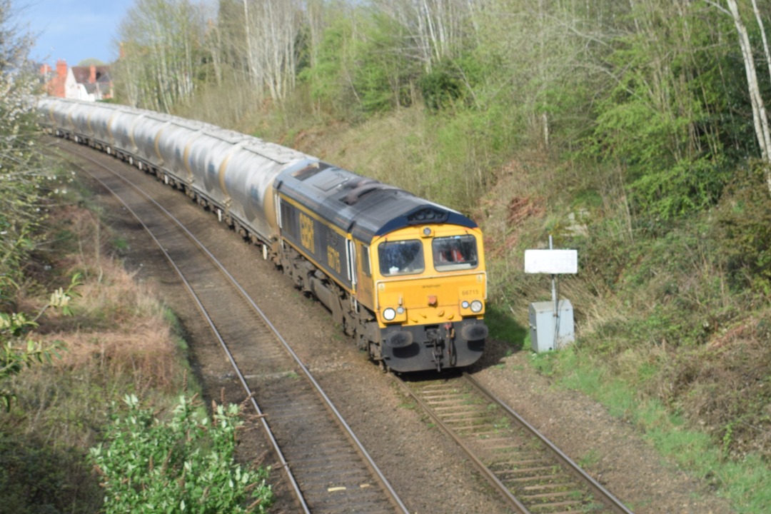 Hardley Distant on Train Siding: CURRENT: 66715 'Valour IN MEMORY OF ALL RAILWAY EMPLOYEES WHO GAVE' approaches Ruabon Station today with the 6V41
Penyffordd Cement to...