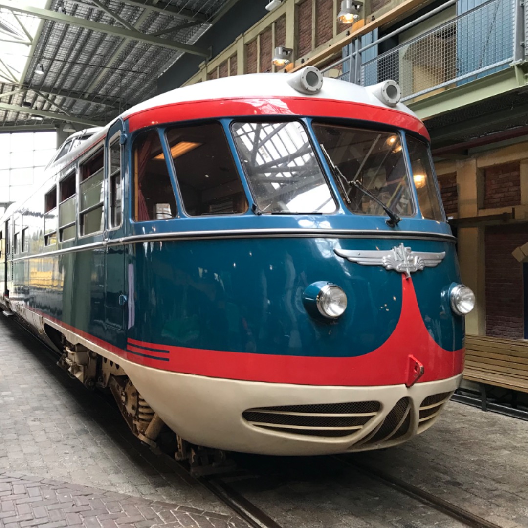dannychops on Train Siding: #ns #nederlansespoorwegen #ns20 #kameel #allan #railcar #spoorwegmuseum #maliebaanstation #utrecht