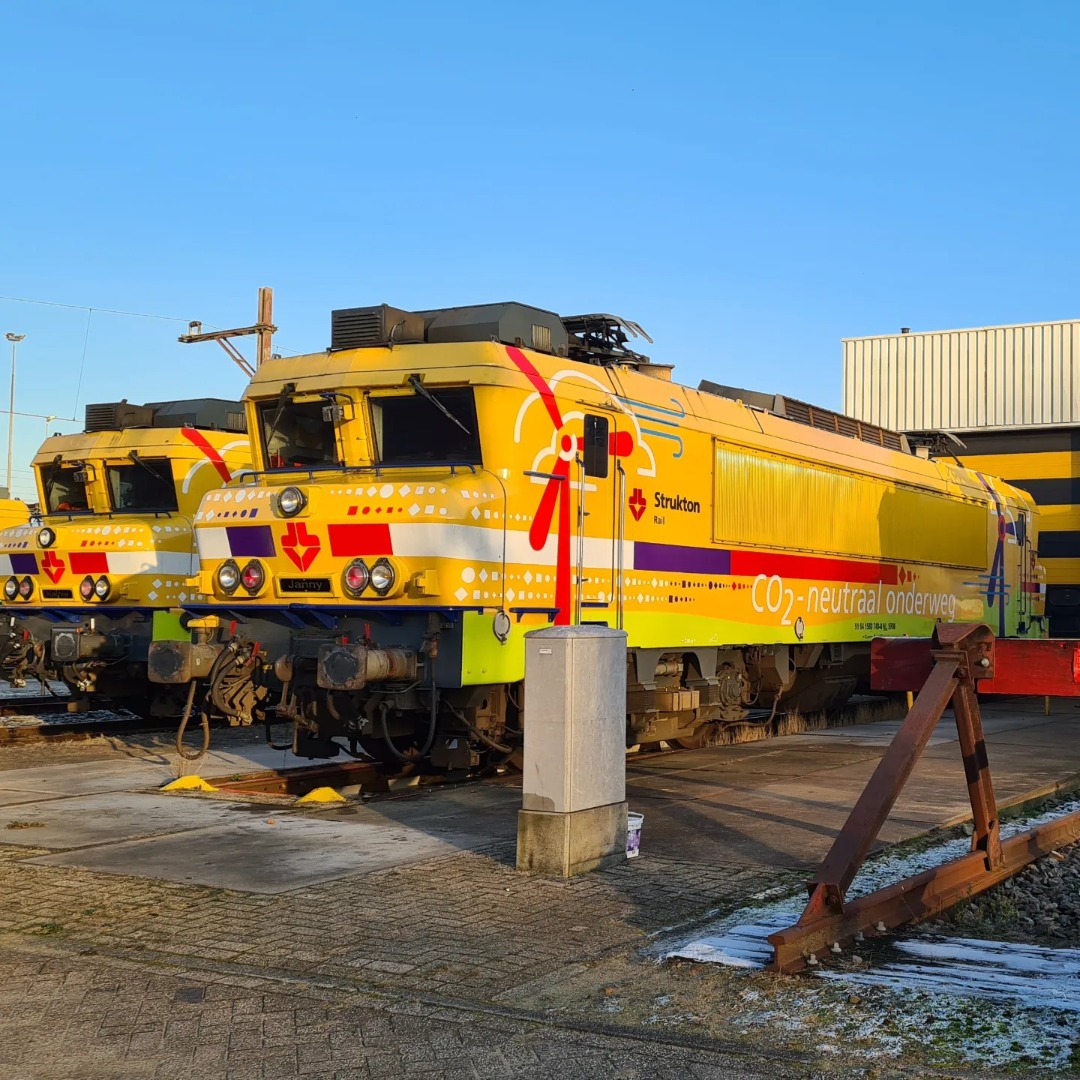 Ariën Claij on Train Siding: Afgelopen week was ik op de onthullings-party van Strukton waar de nieuwe namen van de laatste vijf geleverde locomotieven
werden onthuld.