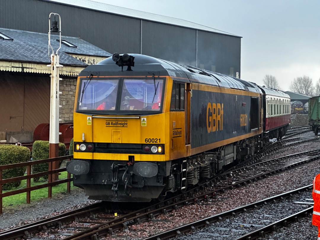 Ian Gaynor-Kirk on Train Siding: The Bo''ness 2022 Winter diesel gala, hydrogen prototype 614209 (formerly 314 209) 60021, 37403 & 37025