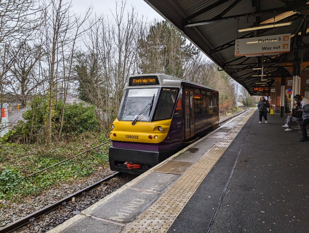 Oliver on Train Siding: First ride on the #WestMidlandsRailway #Class139 on the #StourbridgeShuttle the other week & it was amazing! The staff were friendly
& it was a...