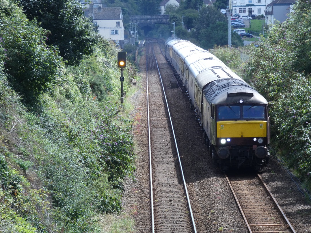 Jacobs Train Videos on Train Siding: #57601 is seen approaching Keyham station with #57313 on the back working a Northern Belle railtour from Cardiff Central to
Par
