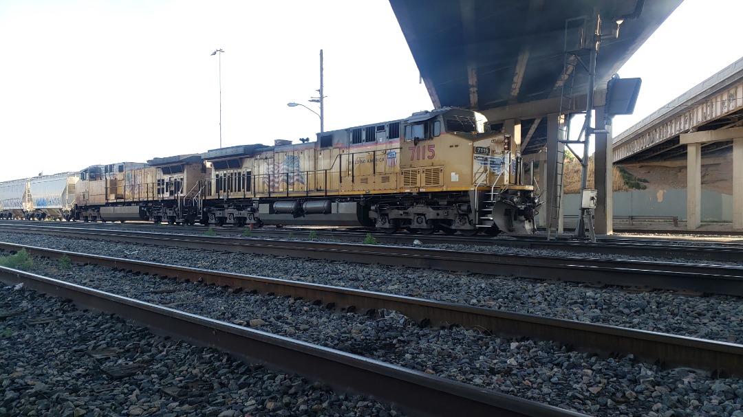 Steven PEVOROFF on Train Siding: I caught these guys building up a train here in Ogden, Utah. This is in the Riverdale yard.