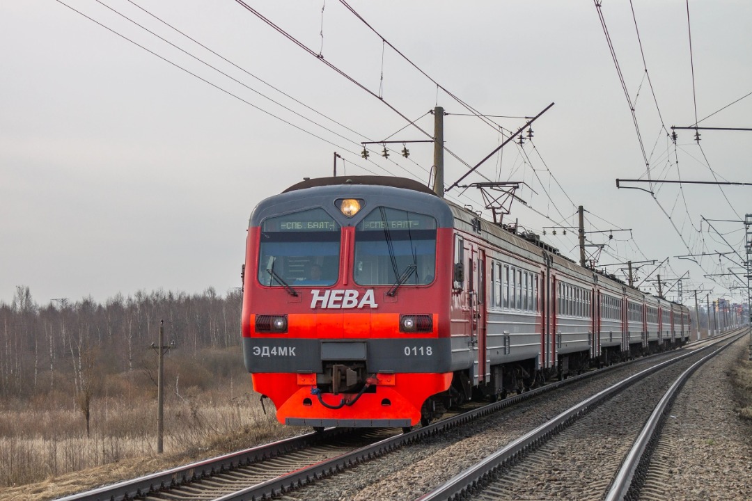 Vladislav on Train Siding: electric train ED4MK-0118 "Neva" flies to St. Petersburg on the Gatchina-Varshavskaya - Verevo stage. 2023