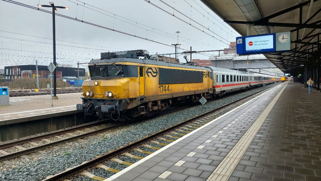 Trains on Train Siding: Ns 1744 arrives at Amersfoort. comes from Berlin and will almost arrive at the final destination Amsterdam central.