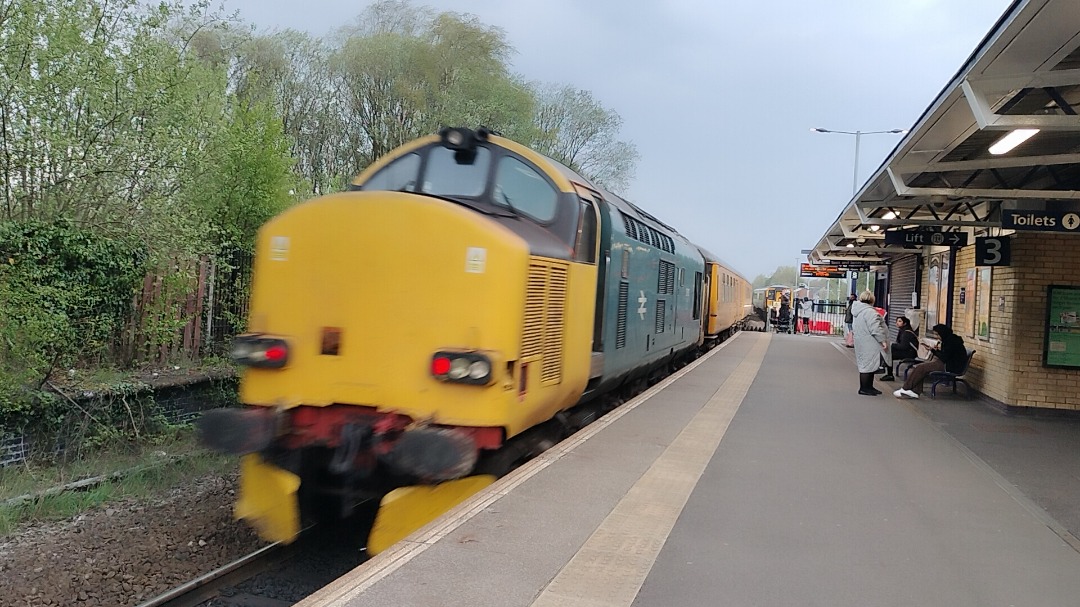 Ben Lock on Train Siding: #trainspotting #train #diesel #testtrain #networkrail #class37 1Q67 1631 York Holgate Siding (Flhh) to Wigan North Western 37219 jonty
Jarvis...