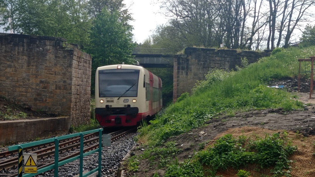 Vít Moudrý 🇨🇿 on Train Siding: Czech Railways 841 series Diesel railcar arriving into Úštěk. The brick pillars are the
remains of a bridge on the former...