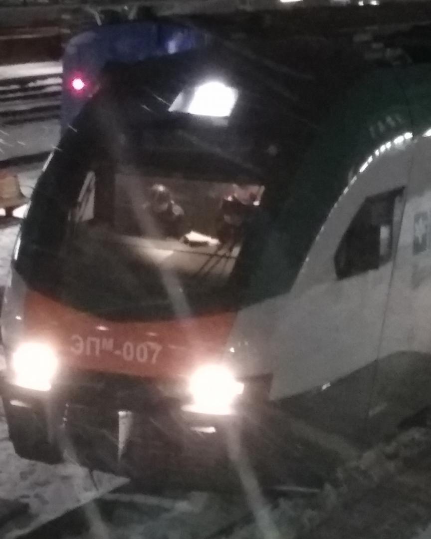 TheFoxTech on Train Siding: Fastly catched this. This is new EPm-007. It is back from Ukraine in 10.2021 and now working on route MINSK-BREST-MINSK (but i
catched it...