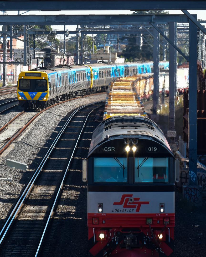 Shawn Stutsel on Train Siding: SCT's CSR019, trundles towards Footscray, Melbourne with 7942v, Steel Wagon Transfer from Laverton to North Dynon, as a
Metro Trains...