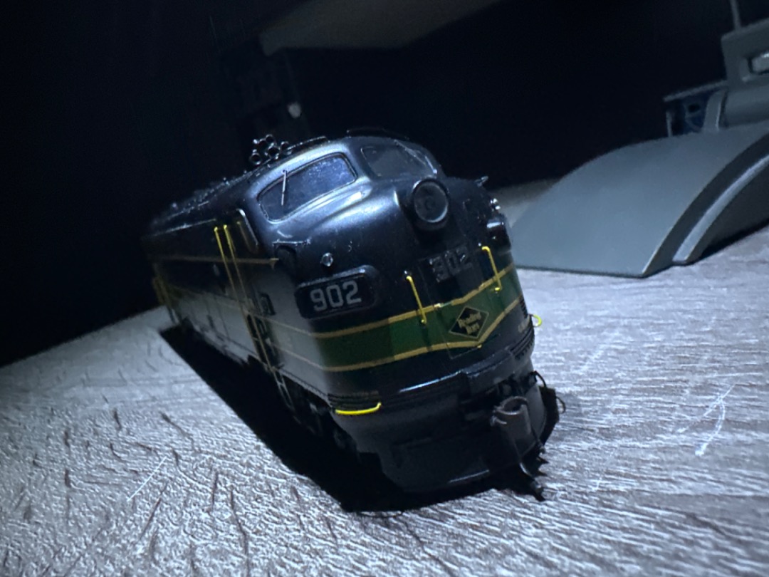 Reading Modeler on Train Siding: A new locomotive has just arrived, Reading Company EMD FP7 #902 by Athearn Genesis. #trainspotting #train #diesel
#modelrailway...