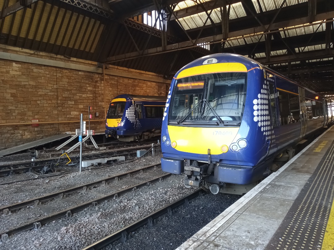 JC_HST on Train Siding: Trains at Perth yesterday. Going to a take a HST back home today. Nice wee station Perth is. Better than Inverness!