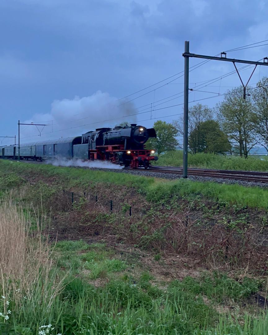 Rutger van Binsbergen on Train Siding: SSN 23 023 met de SSN West-Friesland Expres op de terugweg naar Rotterdam. Haarzuilens - 06-05-2023