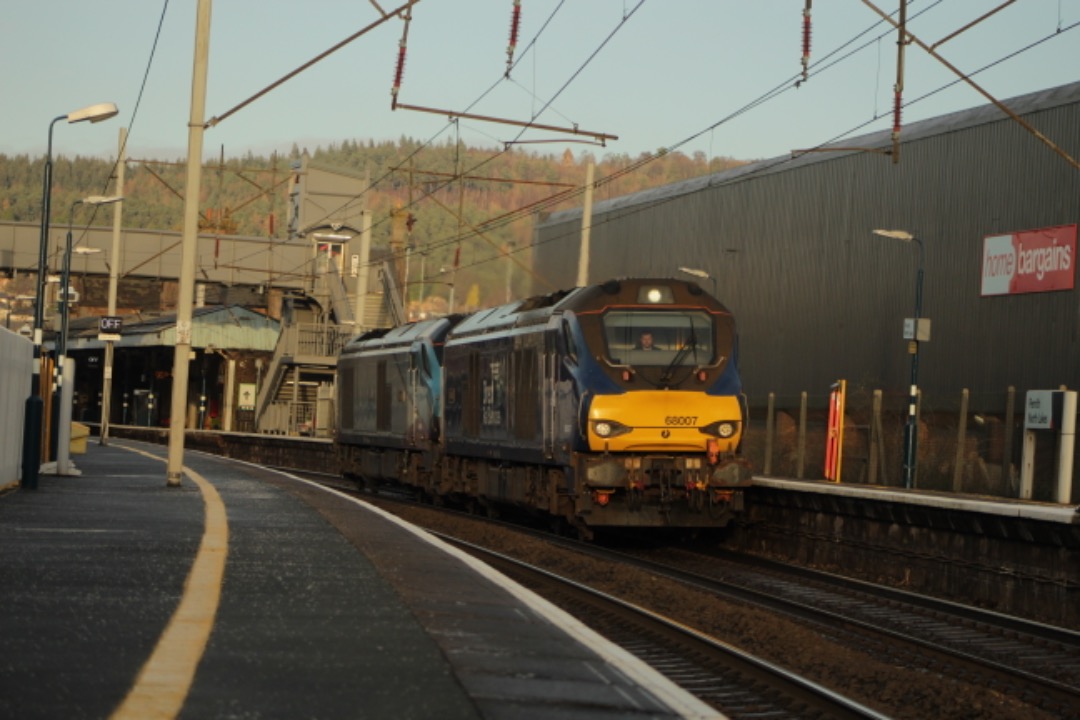Adam Dunlop on Train Siding: Not been posting for a while, but here are some shots taken at Penrith for the north lakes taken nearly 2 weeks ago.