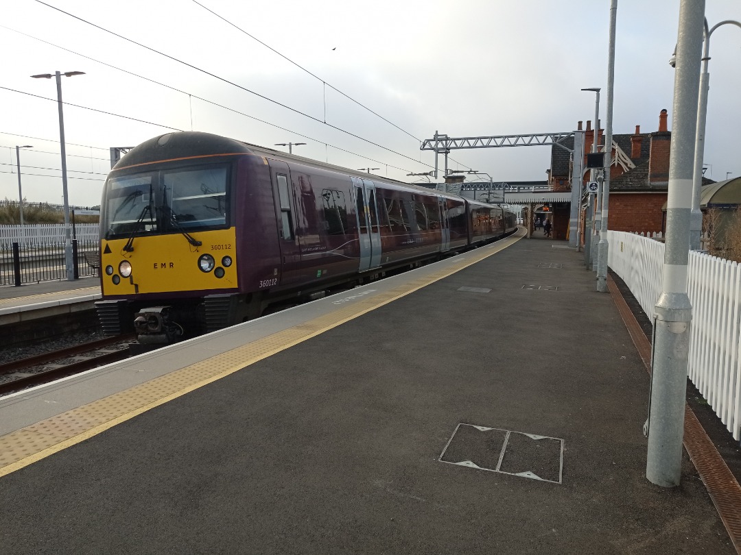 Daniel on Train Siding: Currently short on content due to technical issues but here is 360 112, the only Class 360 to be painted aubergine, standing at
Wellingborough...