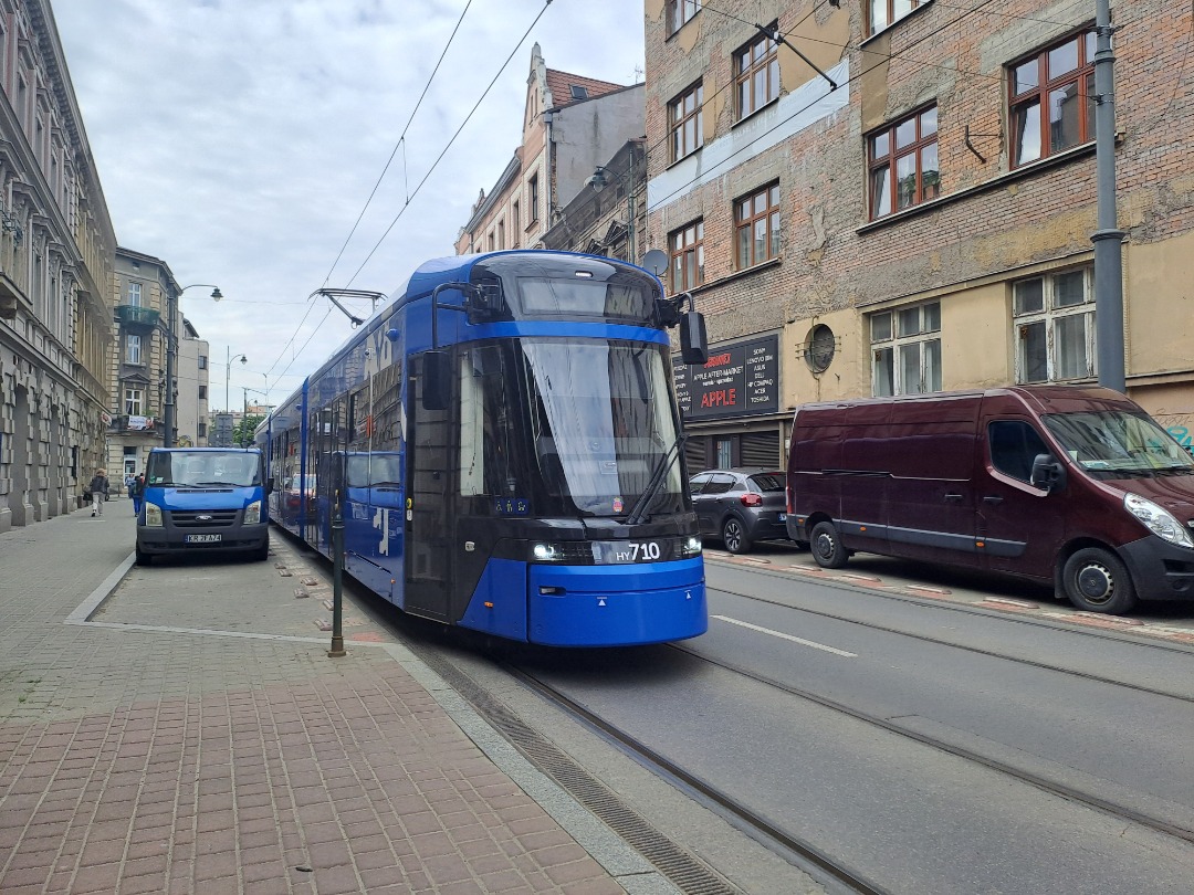 Vlaky z česka on Train Siding: I'm on a trip in Kraków and I just had to take some pictures of the local polish trams and I think that the first
one is some kind of...