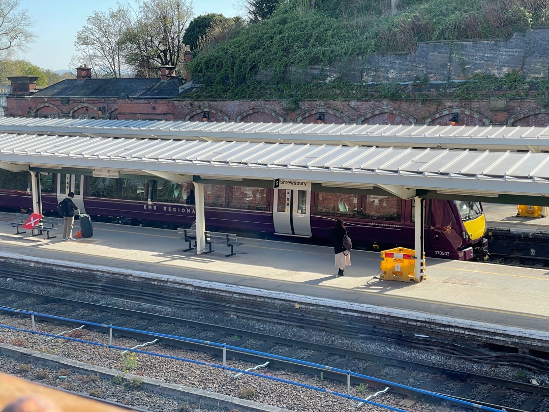 Shaun Jenks on Train Siding: East Midlands Railway liveried 170503 in an unusual area for the livery at Shrewsbury. This set is actually a regular here at
Shrewsbury...