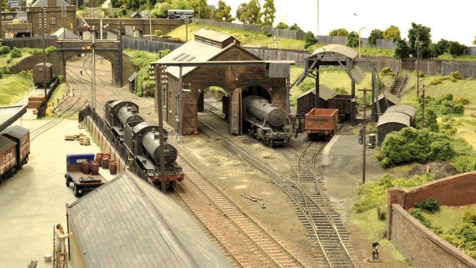Steam Crazy on Train Siding: So it turns out that I left the door open when I went to work and my cat had entered the Model railway basement and knocked off
a...