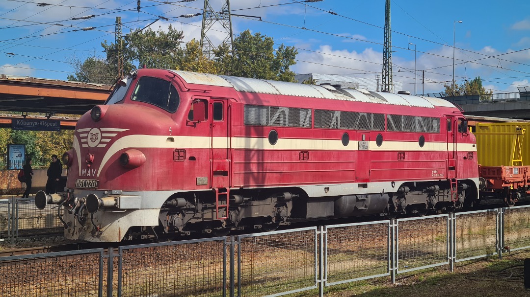 TheTrainSpottingTrucker on Train Siding: I was fortunate enough to spot three of these on my day in Budapest, but I believe I got the best photos of this one.
Swedish...