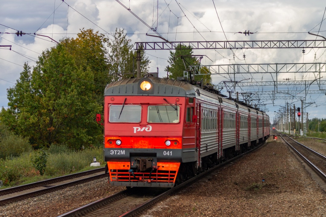 Vladislav on Train Siding: electric train ET2M-041 following the route St. Petersburg - Oredezh arrives at the station Kobralovo. 2022
