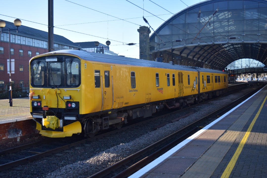 N Hirst Photography on Train Siding: Network Rail's maintenance train 950 001 seen at Newcastle Station after coming southbound from blyth