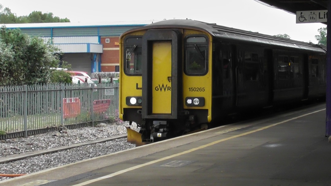 Jacobs Train Videos on Train Siding: #150265 (Front) and #150243 (Rear) operate a service from Paignton to Exmouth pausing at Newton Abbot.