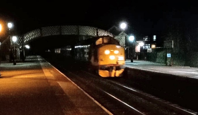 Cumbrian Trainspotter on Train Siding: SRPS Class 37/4 No. #37403 "Isle of Mull" passing Appleby this evening working 1Z89 1545 Pontefract Monkhill to
Falkirk...