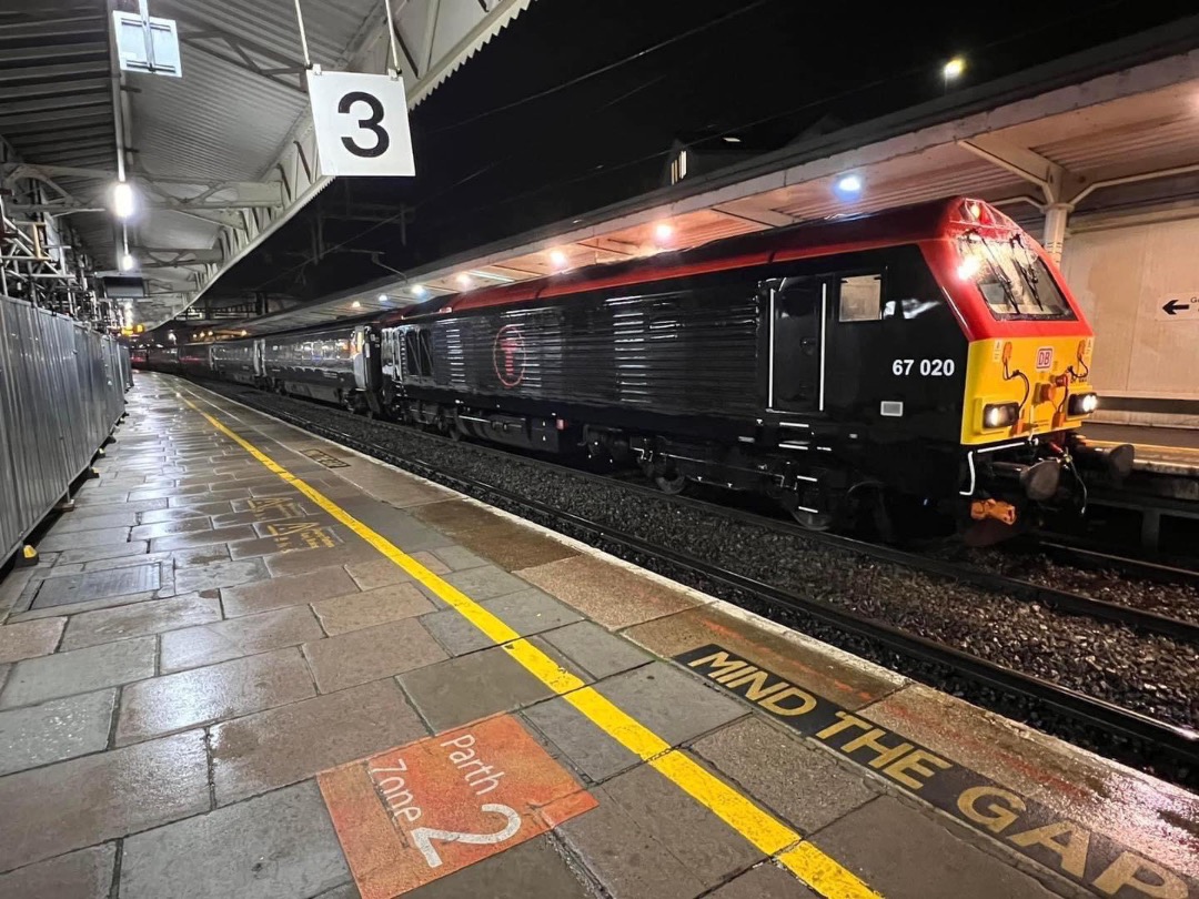 Inter City Railway Society on Train Siding: 67020 takes over the 1W91 06:48 Cardiff Central to Holyhead service at Newport on a very wet start to the day after
67022...