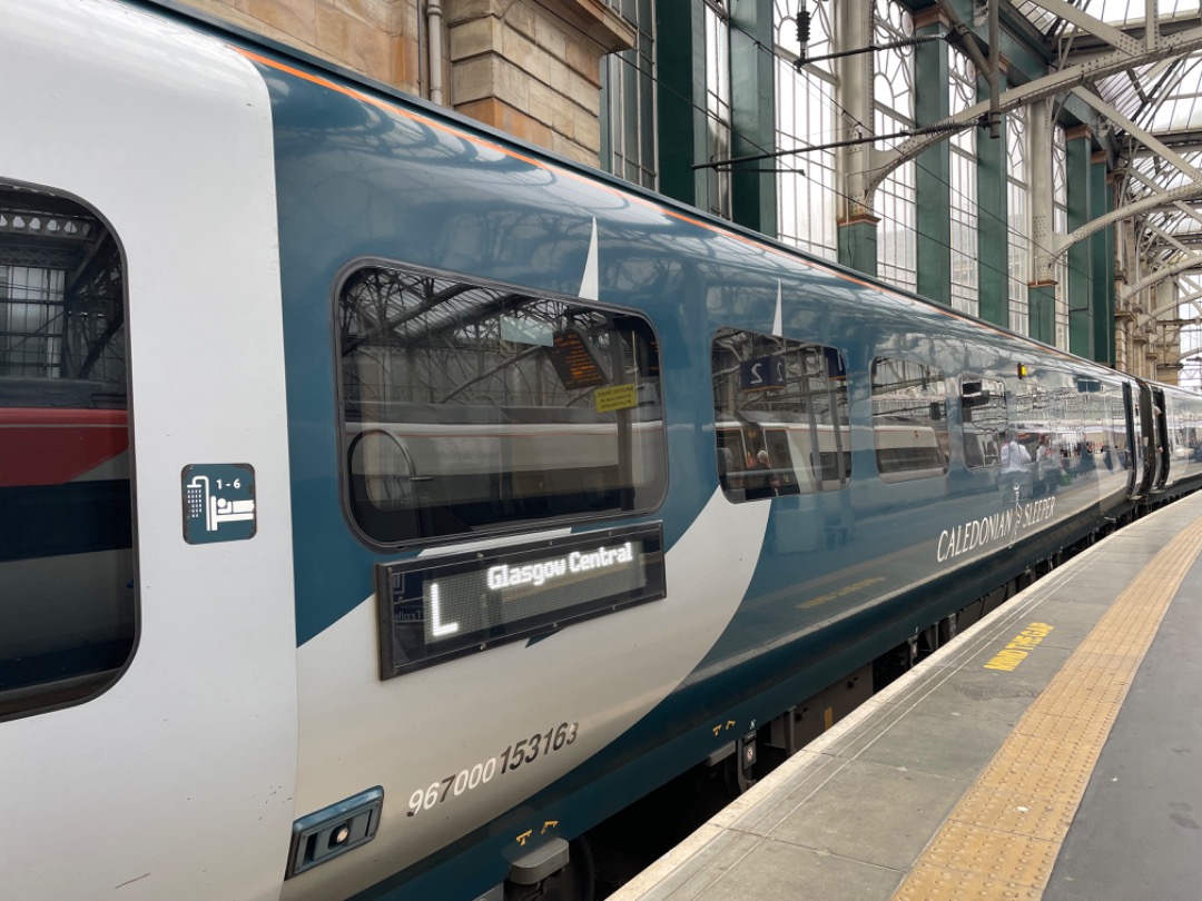Andrea Worringer on Train Siding: Just spent the night on the Caledonian sleeper going from London Euston to Glasgow central, with class 92043 at the helm