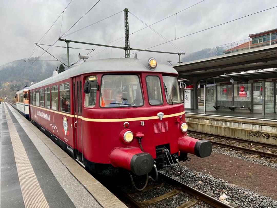 Frank Kleine on Train Siding: Traveling on a MAN railcar from Karlsruhe to Neckargemünd via Heidelberg and returning home in a regular modern day EMU.
