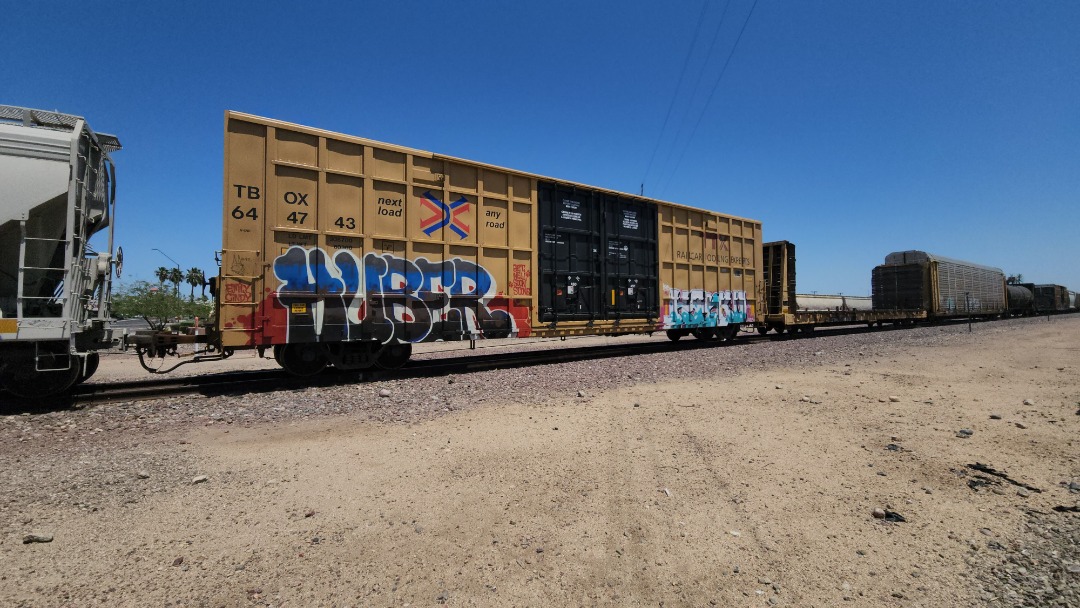 Hugo Wagner on Train Siding: Some quick phone captures of the H-PHXBEL on my way home from work last week. Always some interesting graffiti on the BNSF Phoenix
Sub