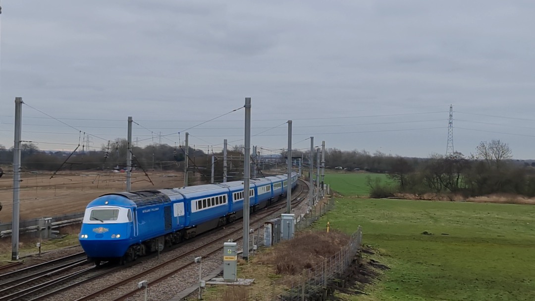 Tom Lonsdale on Train Siding: The LSL Midland Pullman consisting of 43055 and 43046 seen here at Winwick Junction heading for Carlisle from Eastleigh.