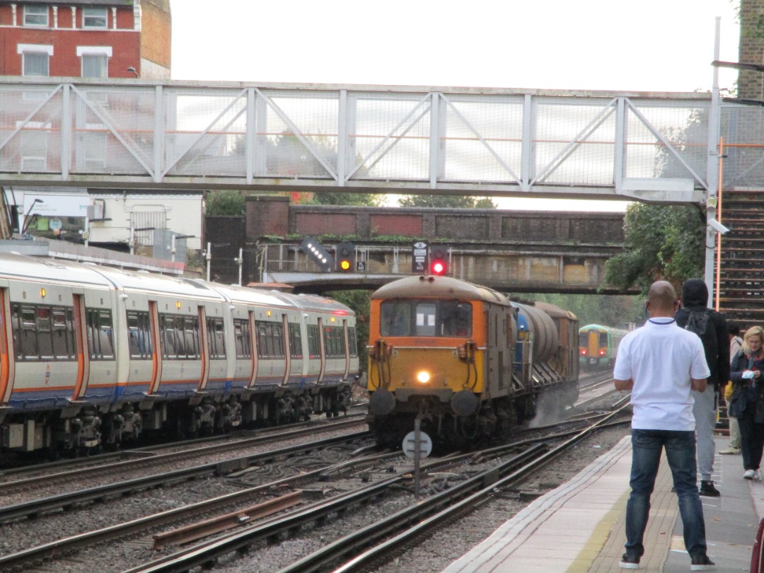 OfficiallyCharles on Train Siding: Had a great day today at Sydenham Railway Station where I saw Class 377's, 378's, 700's and also a nice visit
from 3W90 worked by...