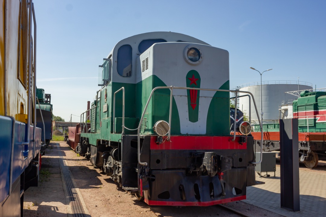 CHS200-011 on Train Siding: TGM3-021 in the Central Museum of Railway Transport in St. Petersburg. TGM3 - diesel locomotive with hydraulic drive. It is the
first...