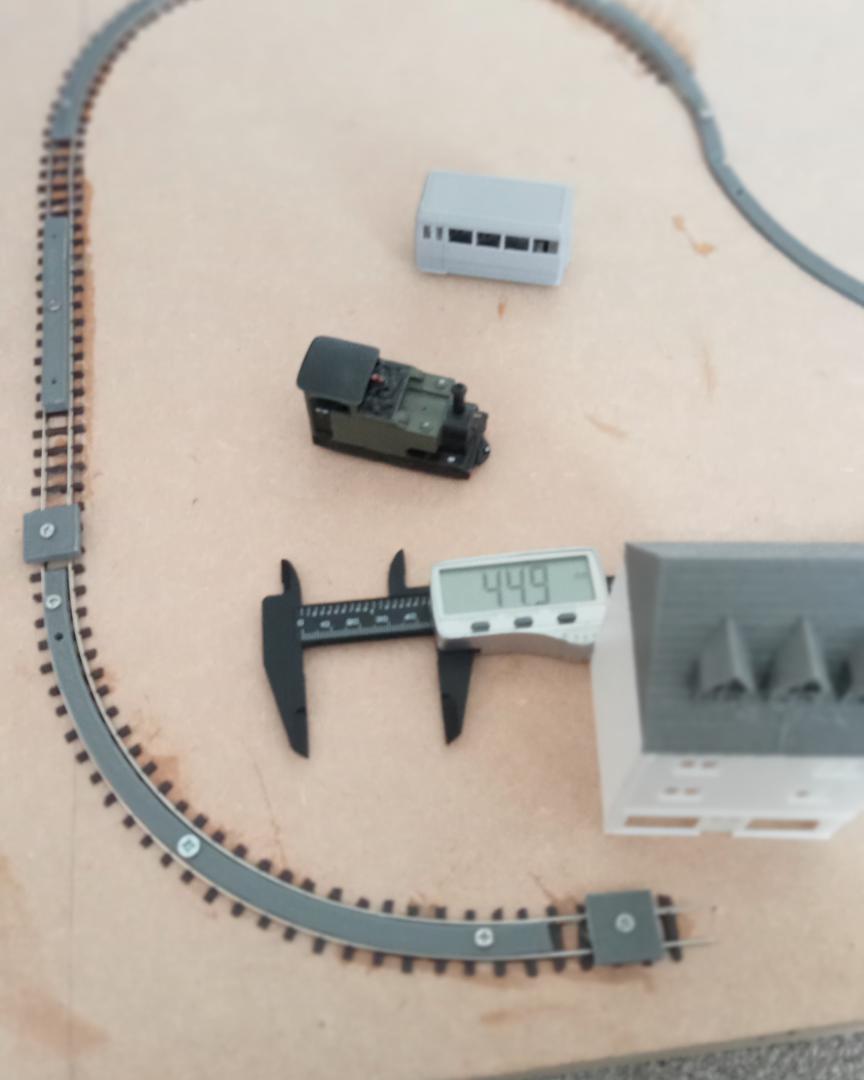Larnswick UK on Train Siding: At last track work underway on our new table top 009 layout. Everything will be #3Dprinted except the track. #modelrailway
#narrowgauge...
