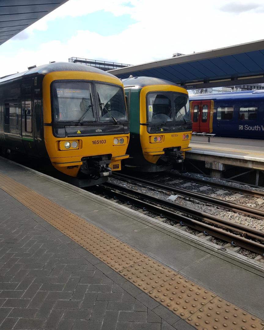 Jack Jack Productions on Train Siding: 165 103 and 104 on Platforms 4 and 5. 103 ready to work the 16.01 to Gatwick Airport. 104 resting before working the
16.20 to...