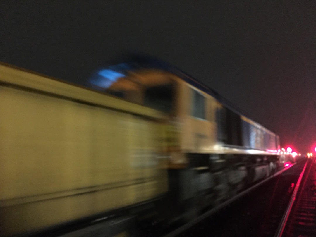 Mista Matthews on Train Siding: Working at Three Bridges Depot last night. Pt.2. Sorry, there are a few blurry photos due to the speed of the trains.