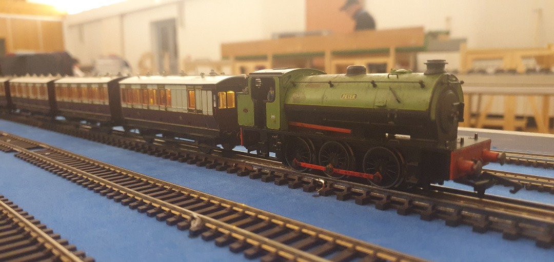 Timothy Shervington on Train Siding: @MistaMatthews here are some photos of my Hattons Genesis Coaches. I am tempted to buy more.