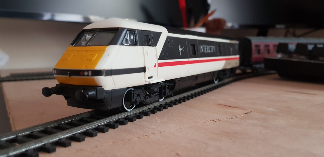 Wits Main & Branchline on Train Siding: Well here is my new stock ready for the re-opening of the Ivy Main & Branchline! It includes a Class 20, a Class
82, a Full...