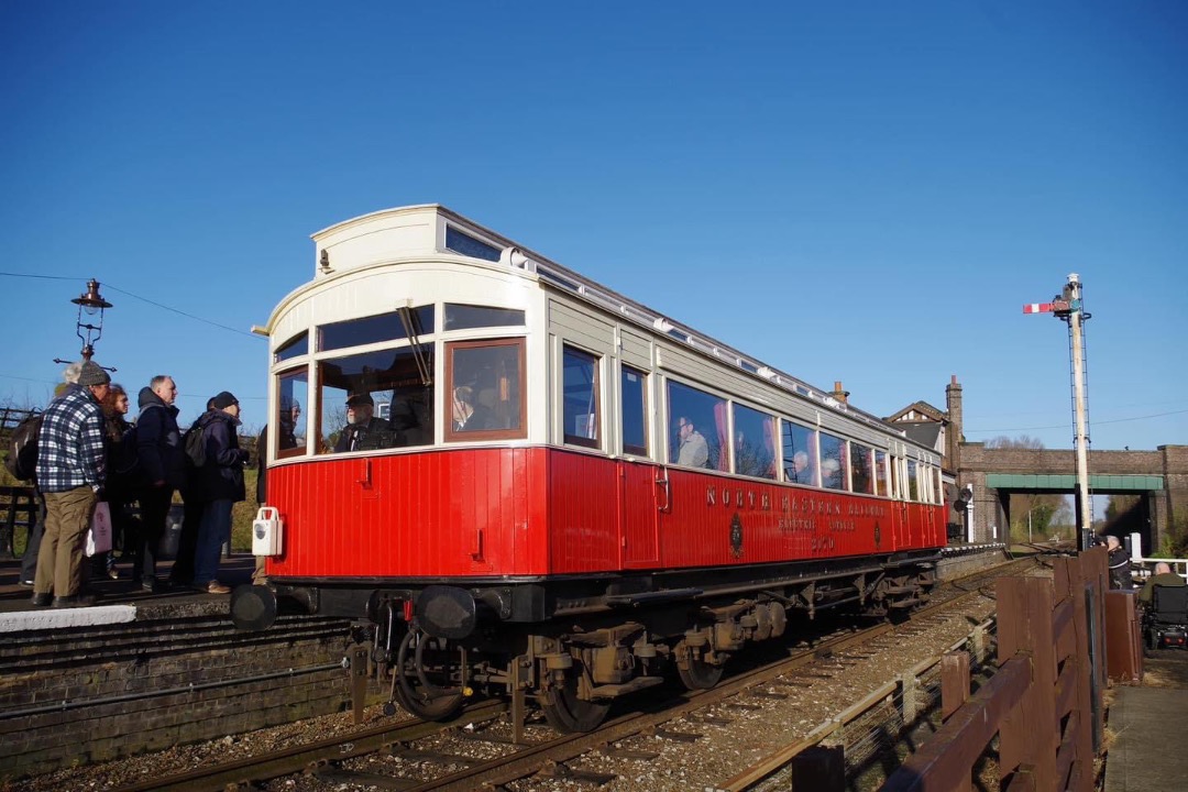 Inter City Railway Society on Train Siding: North Eastern Railway, Electric Autocar 3170, drawing a crowd at the Great Central Railway, Quorn & Woodhouse
Station,
