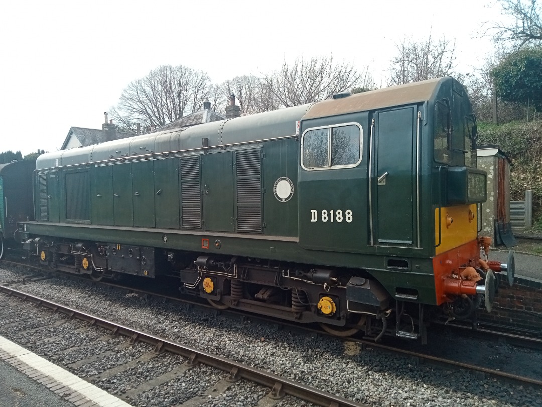 Richard Andrew Swayne on Train Siding: #Watercressline #MidHantsRailway #trainspotting #chopper #Class20 #diesel #s15 #steam #steamlocomotive #tenwheeler