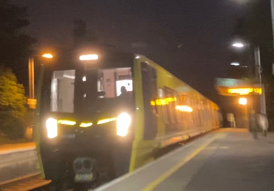 Ross McCall on Train Siding: I know I have posted a lot about the 777s but they are just so good! Here is 777003 on test under her own power on the Southport -
Hunts...